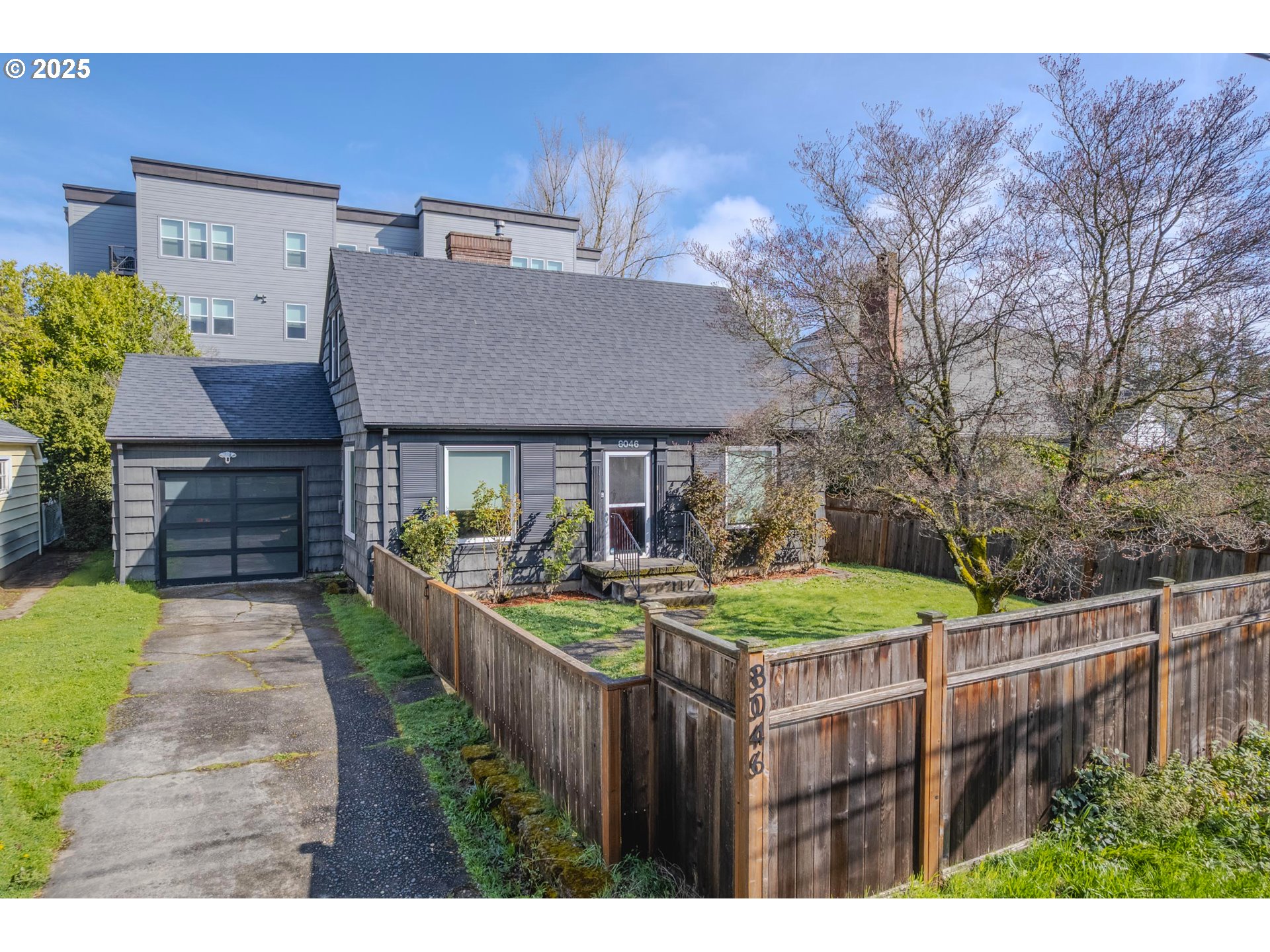 8046 Southwest Capitol Hill Road Portland, OR 97219 - Photo 2 of 42