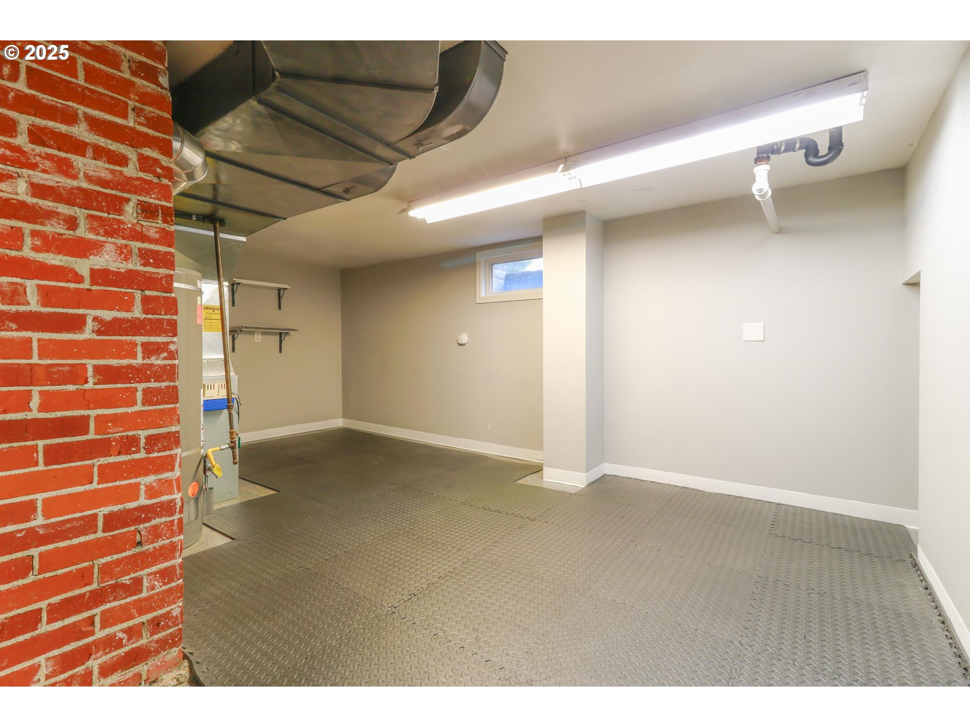 8046 Southwest Capitol Hill Road Portland, OR 97219 - Photo 27 of 42