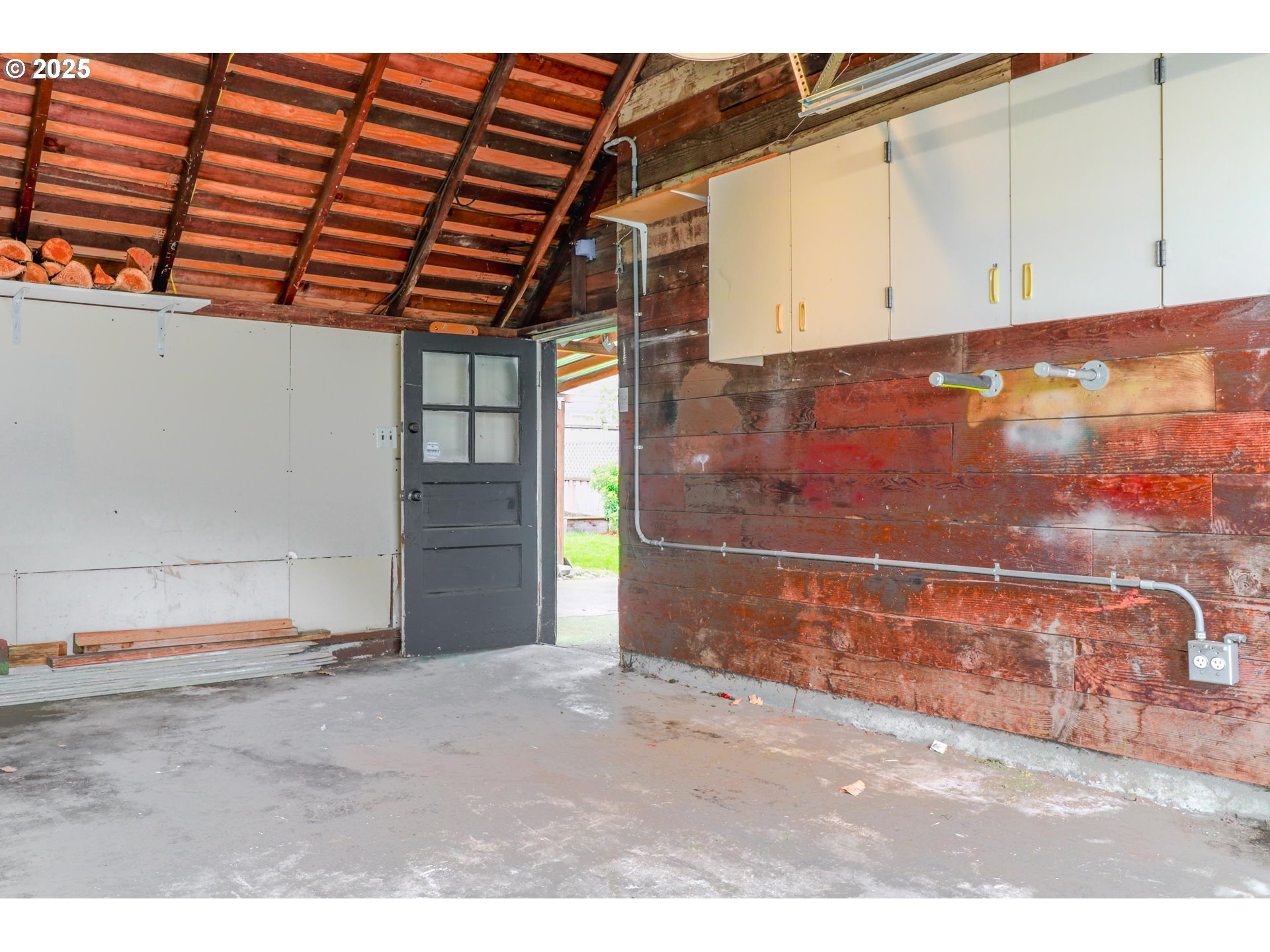 8046 Southwest Capitol Hill Road Portland, OR 97219 - Photo 29 of 42