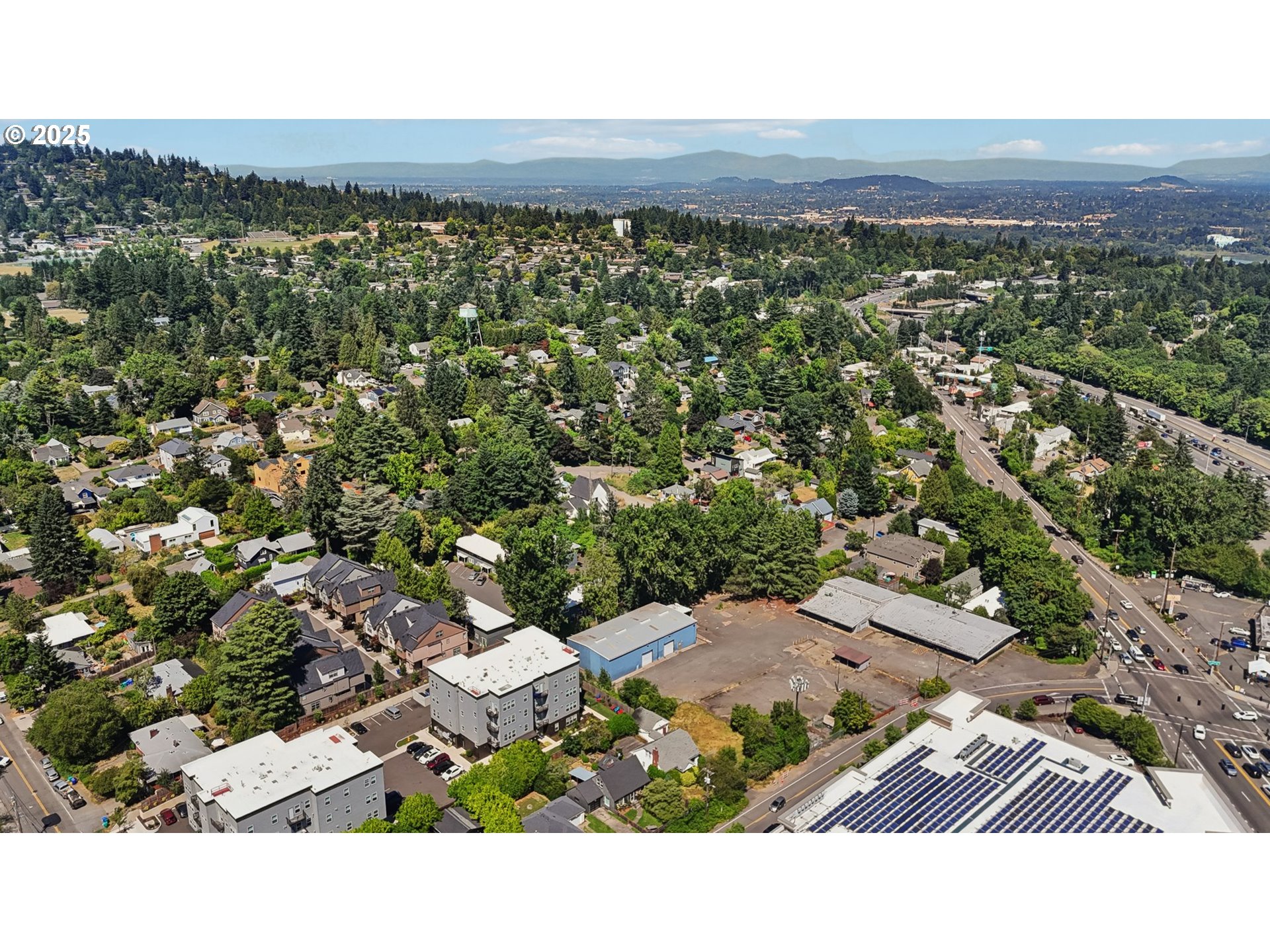 8046 Southwest Capitol Hill Road Portland, OR 97219 - Photo 38 of 42