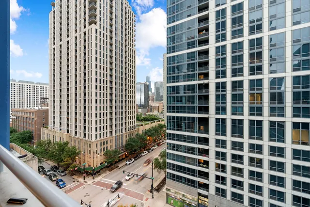 $415,000 | 1305 South Michigan Avenue, Unit 907, Chicago, IL 60605