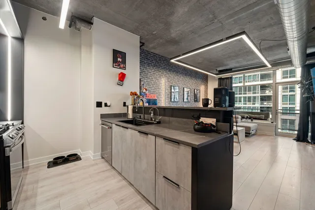 $415,000 | 1305 South Michigan Avenue, Unit 907, Chicago, IL 60605