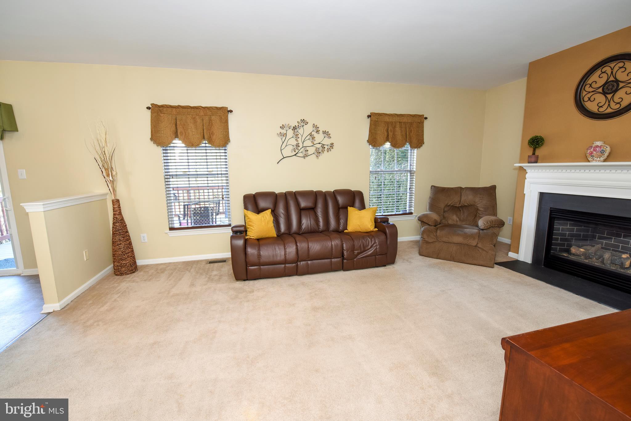 139 Milbury Road Coatesville, PA 19320 - Photo 11 of 52 Living Room