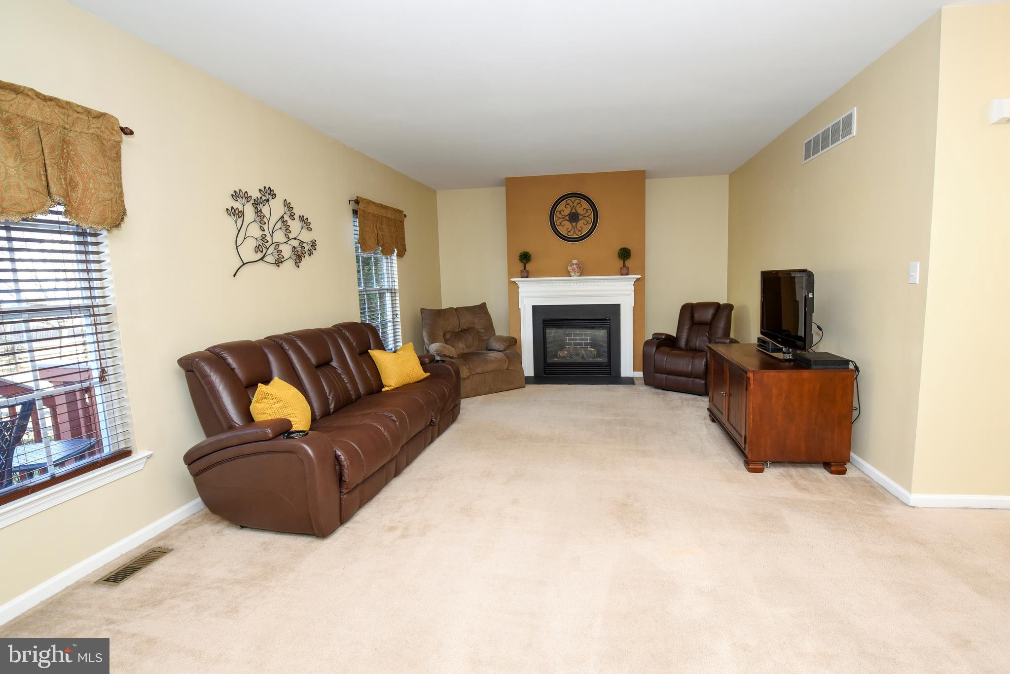 139 Milbury Road Coatesville, PA 19320 - Photo 12 of 52 Living Room