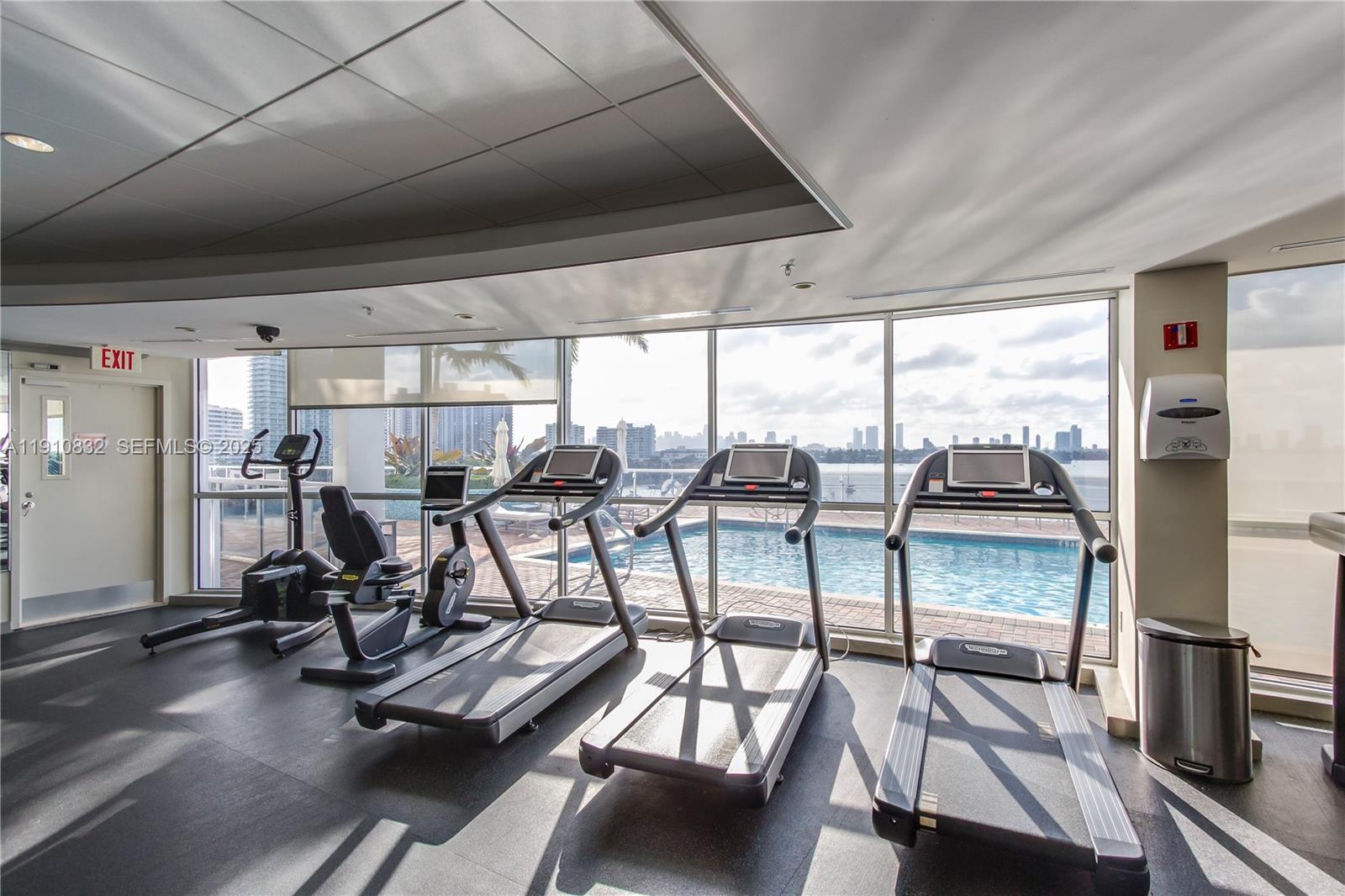1800 Sunset Harbour Drive, Unit 715 Miami Beach, FL 33139 - Photo 34 of 46 a view of a room with gym equipment