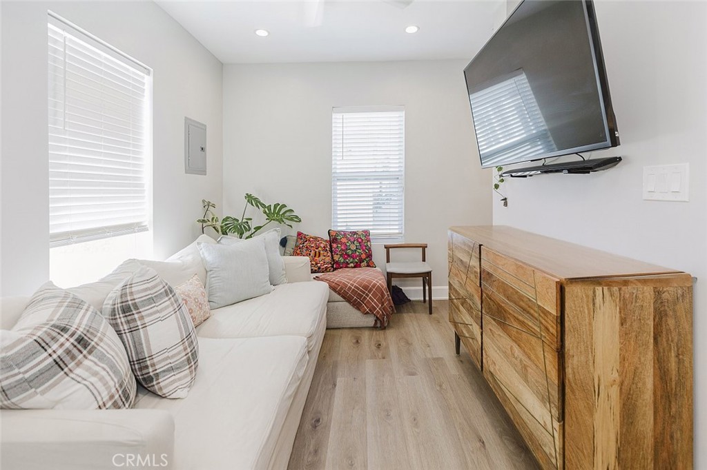 7522 Security Avenue Burbank, CA 91504 - Photo 32 of 37