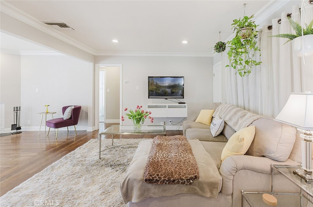 7522 Security Avenue Burbank, CA 91504 - Photo 8 of 37