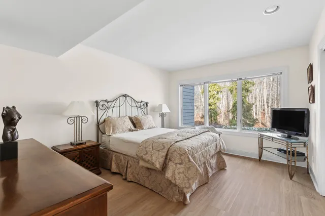 $50,000 | 15 Eastwood Court, Amagansett, NY 11930