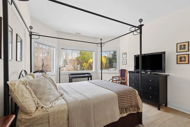 $50,000 | 15 Eastwood Court, Amagansett, NY 11930