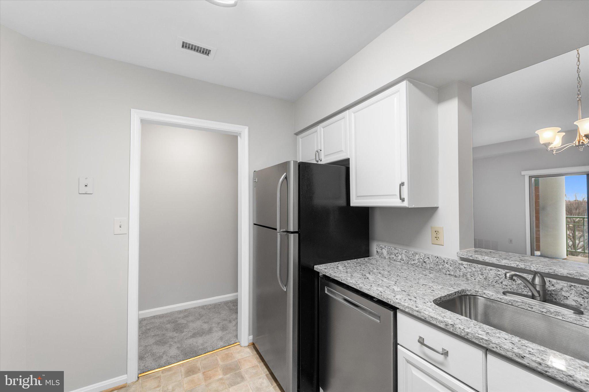 545 East Braddock Road, Unit 602 Alexandria, VA 22314 - Photo 13 of 41 BRAND NEW GRANITE COUNTERTOPS!