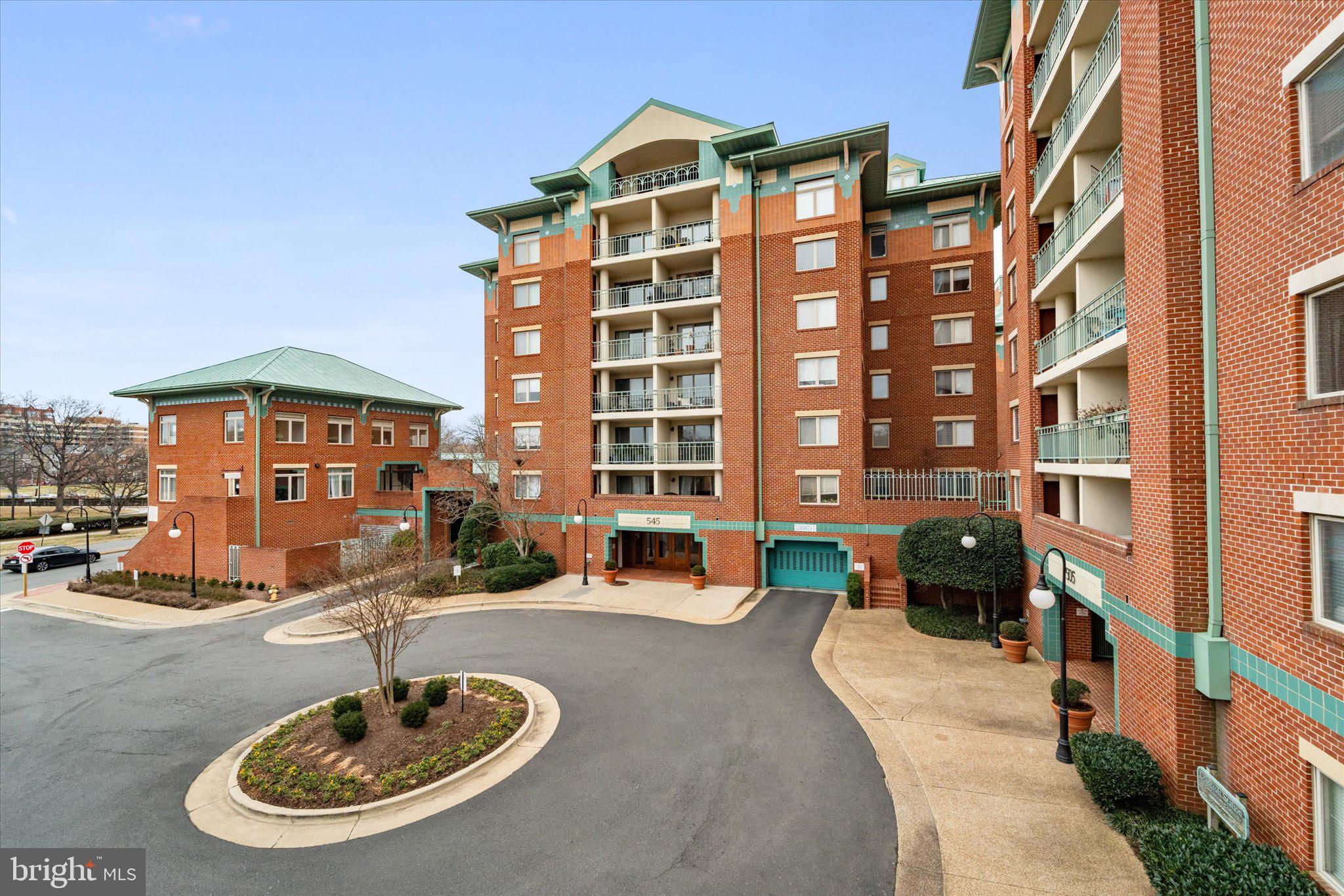 545 East Braddock Road, Unit 602 Alexandria, VA 22314 - Photo 4 of 41 GARAGE PARKING