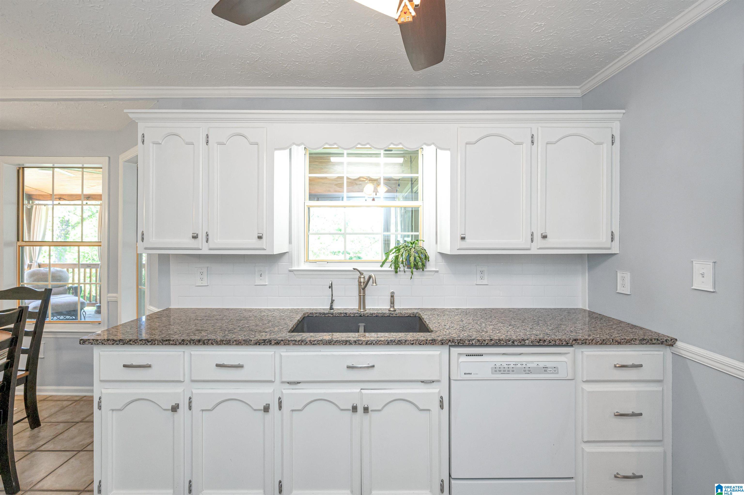 6011 Springview Drive Mount Olive, AL 35117 - Photo 15 of 54