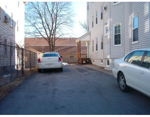 17 Ekman Street Worcester, MA 01607 - Photo 3 of 4 Gallery Image 3