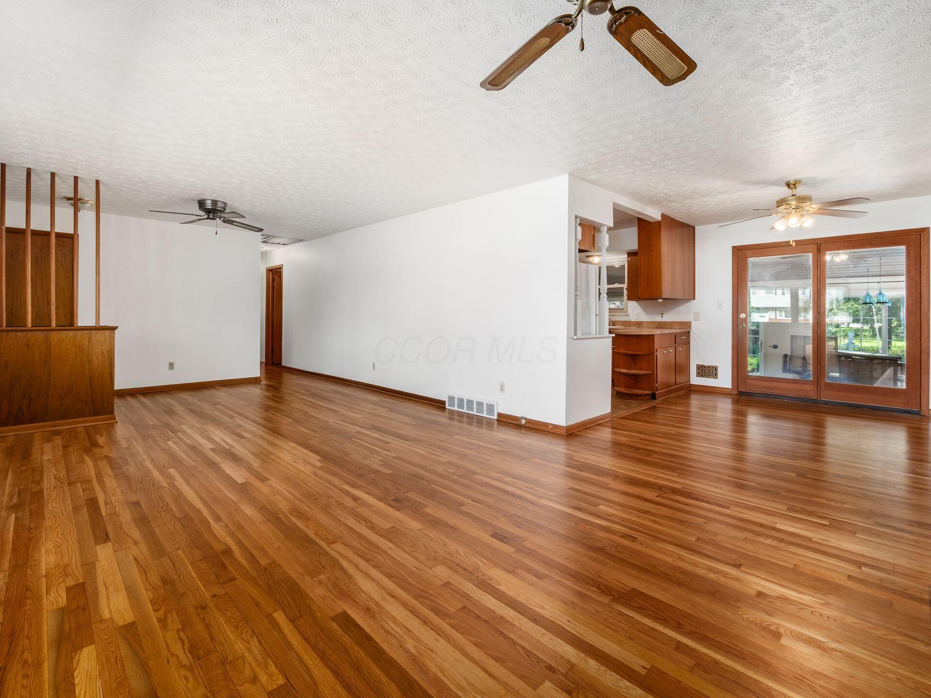 432 James Road Columbus, OH 43230 - Photo 8 of 43 008_554409_N 432 James rd 009