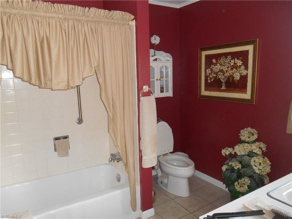 803 Spring Street Mount Airy, NC 27030 - Photo 8 of 28 Gallery Image 8