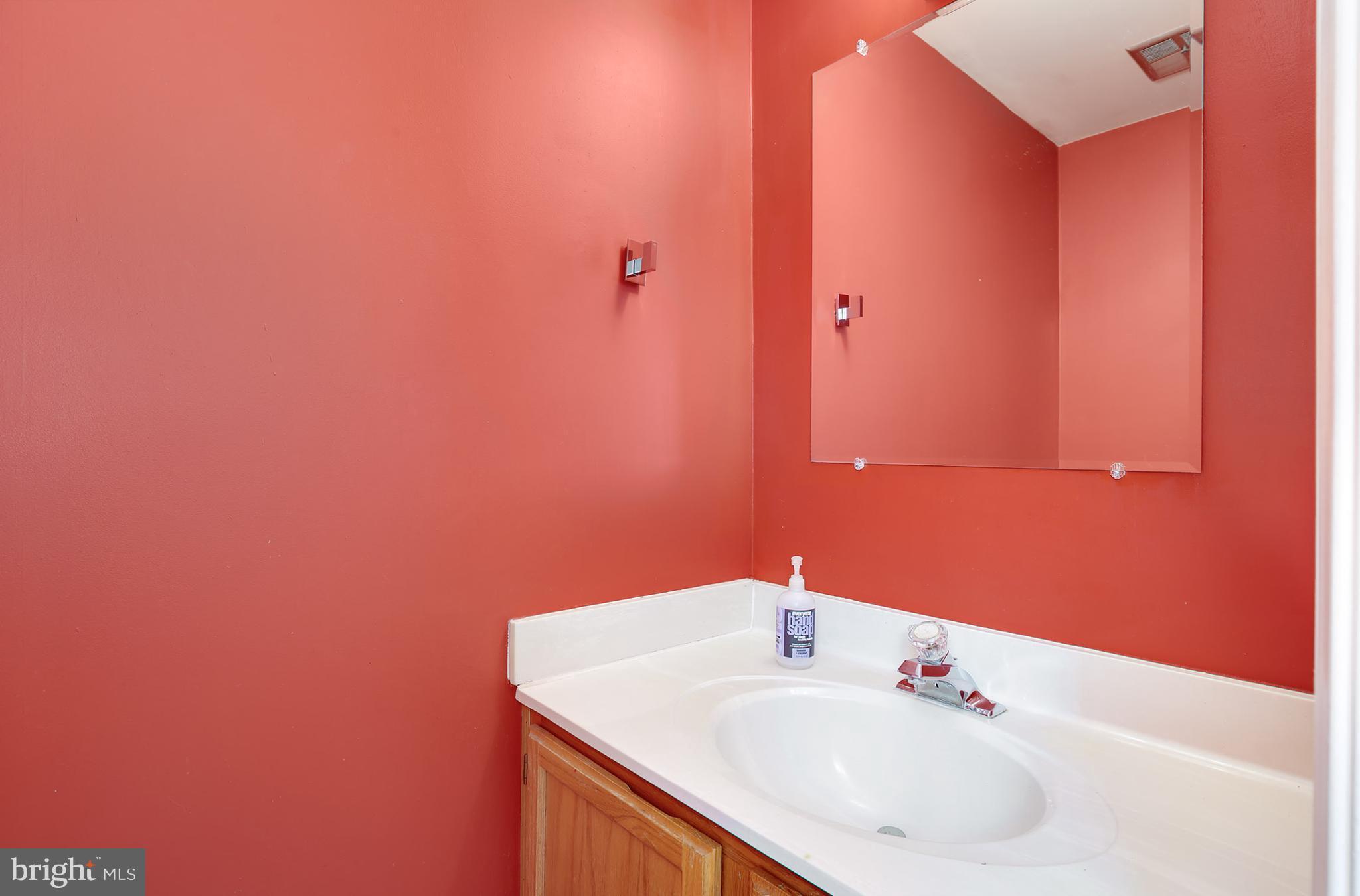 11928 Redtree Way Reston, VA 20194 - Photo 12 of 29 Bath