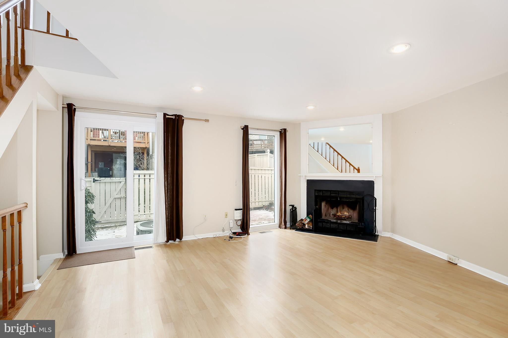 11928 Redtree Way Reston, VA 20194 - Photo 3 of 29 Living Room