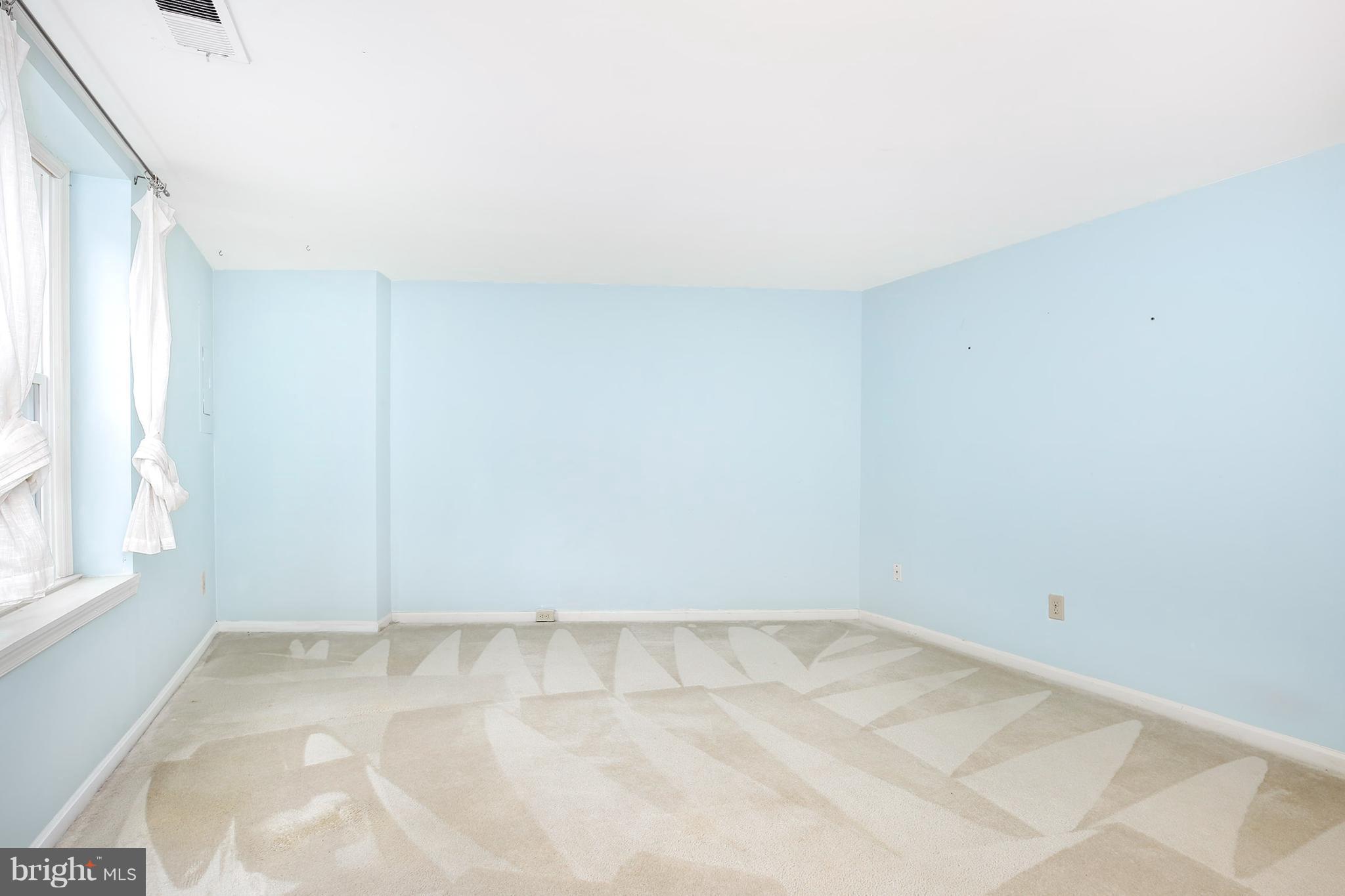 11928 Redtree Way Reston, VA 20194 - Photo 21 of 29 Bedroom (Master)