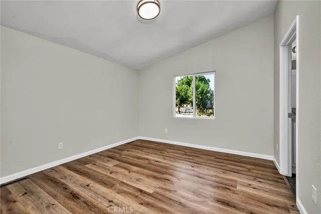 a view of empty room with window
