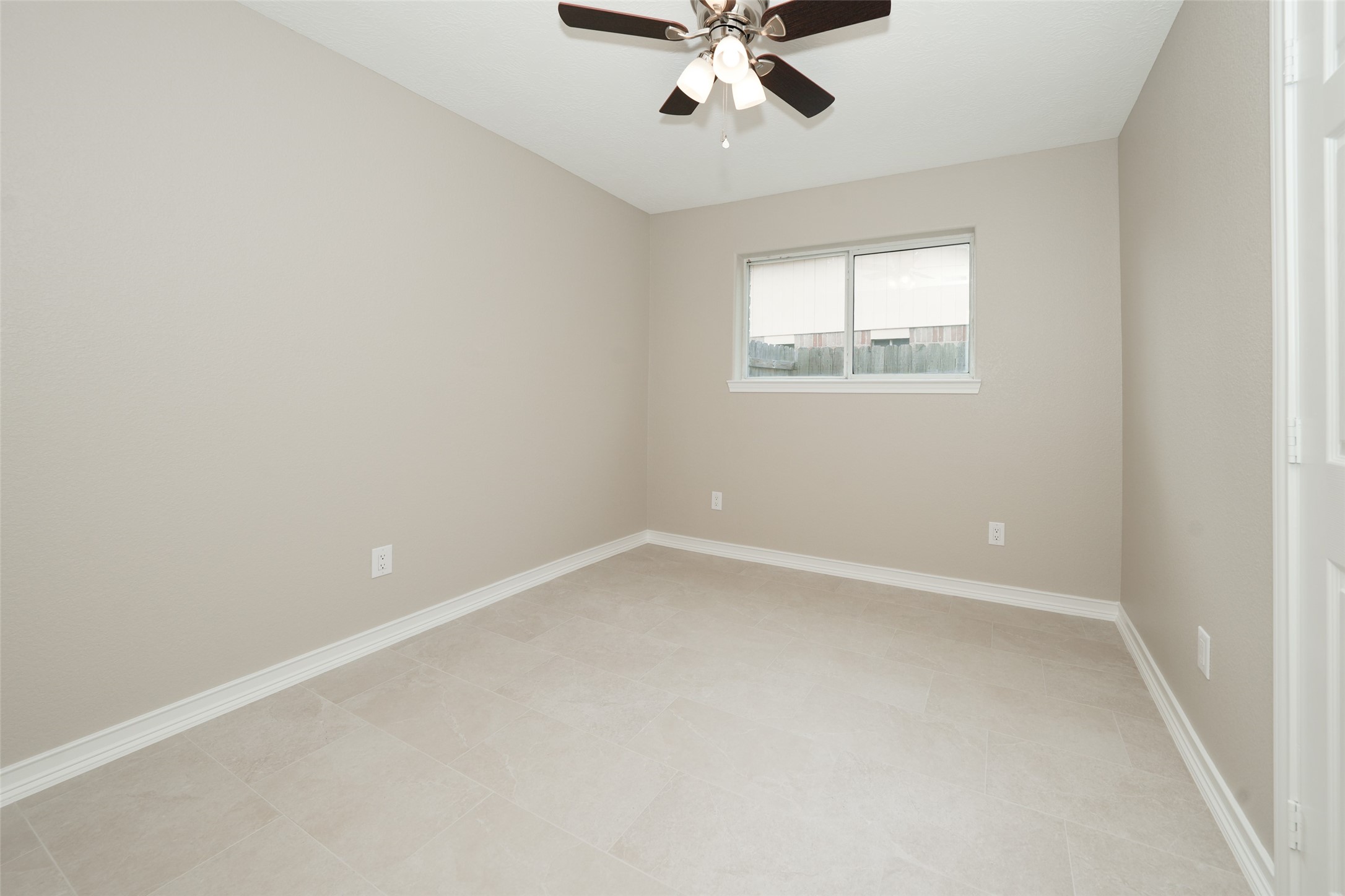 9607 Rumbling Wood Lane Houston, TX 77086 - Photo 12 of 27