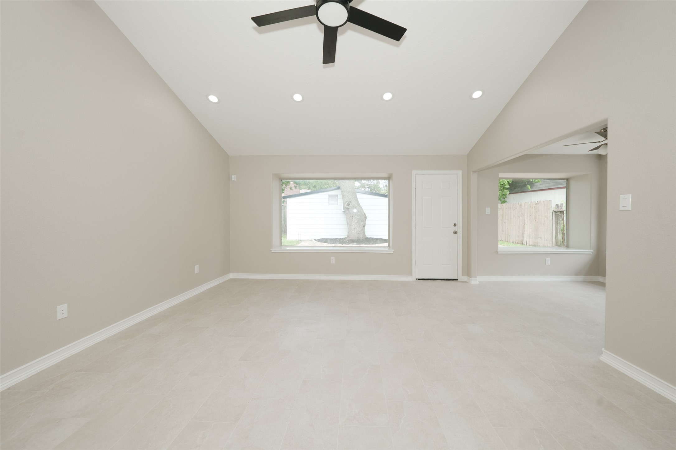 9607 Rumbling Wood Lane Houston, TX 77086 - Photo 4 of 27