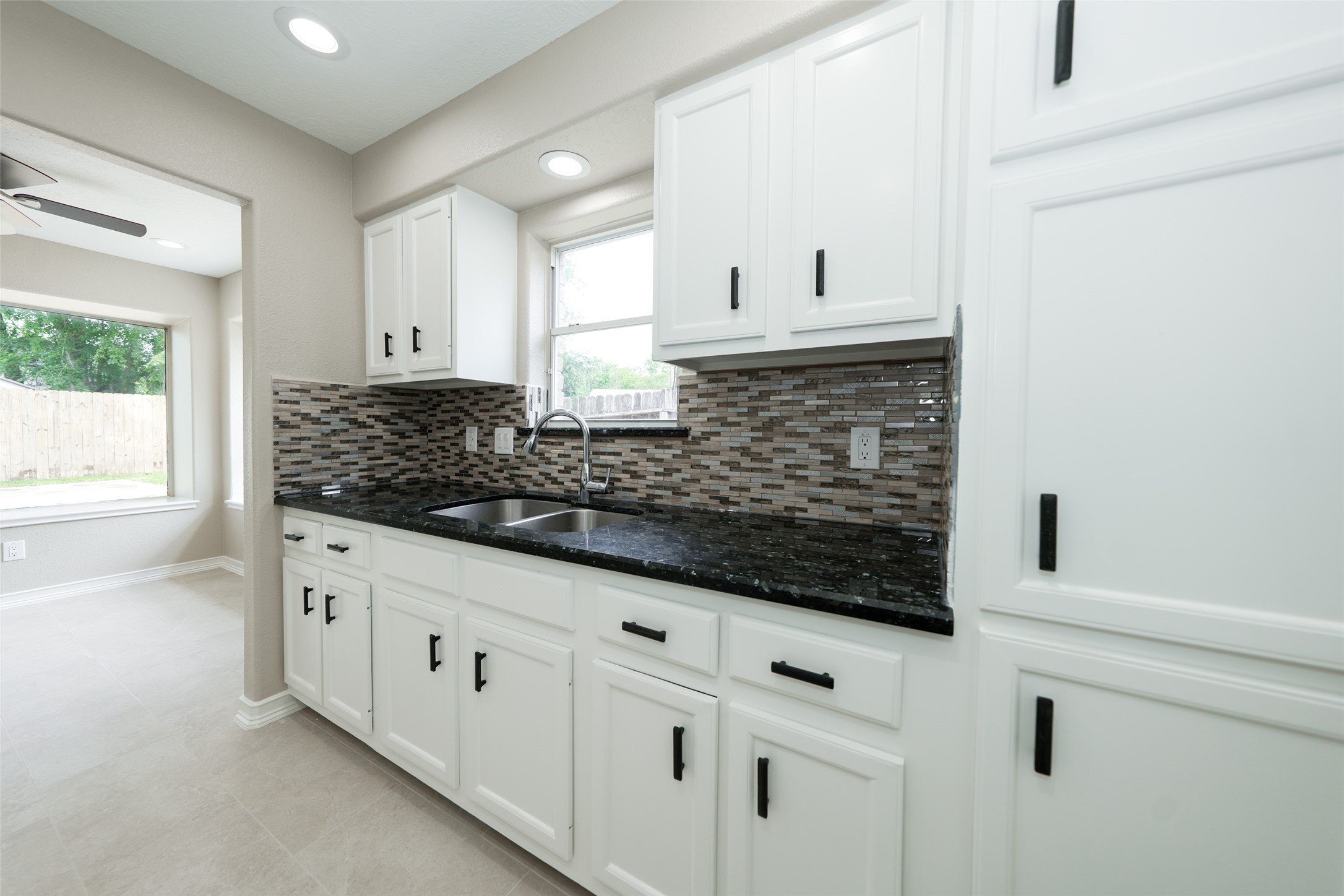 9607 Rumbling Wood Lane Houston, TX 77086 - Photo 6 of 27