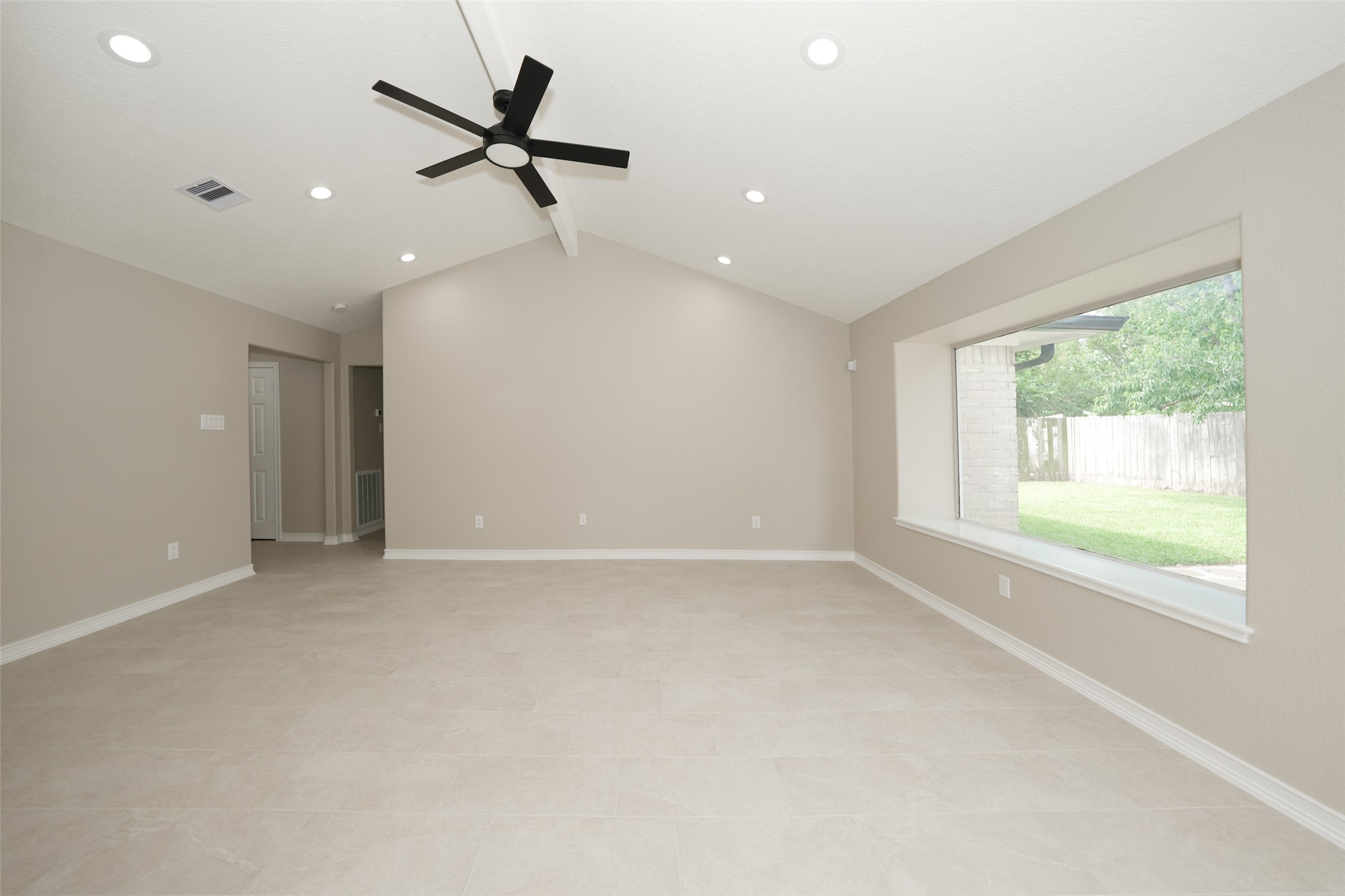 9607 Rumbling Wood Lane Houston, TX 77086 - Photo 10 of 27