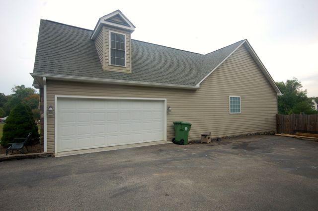1457 Virginia Ridge Drive Hardy, VA 24101 - Photo 4 of 46 DRIVEWAY
