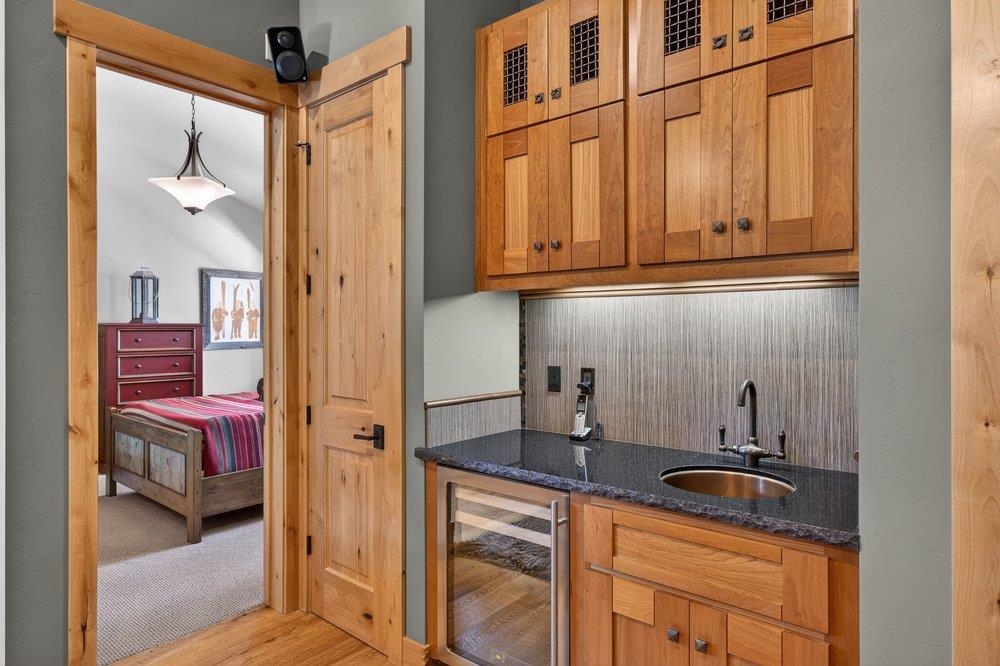 15043 Wolfgang Road Truckee, CA 96161 - Photo 12 of 28