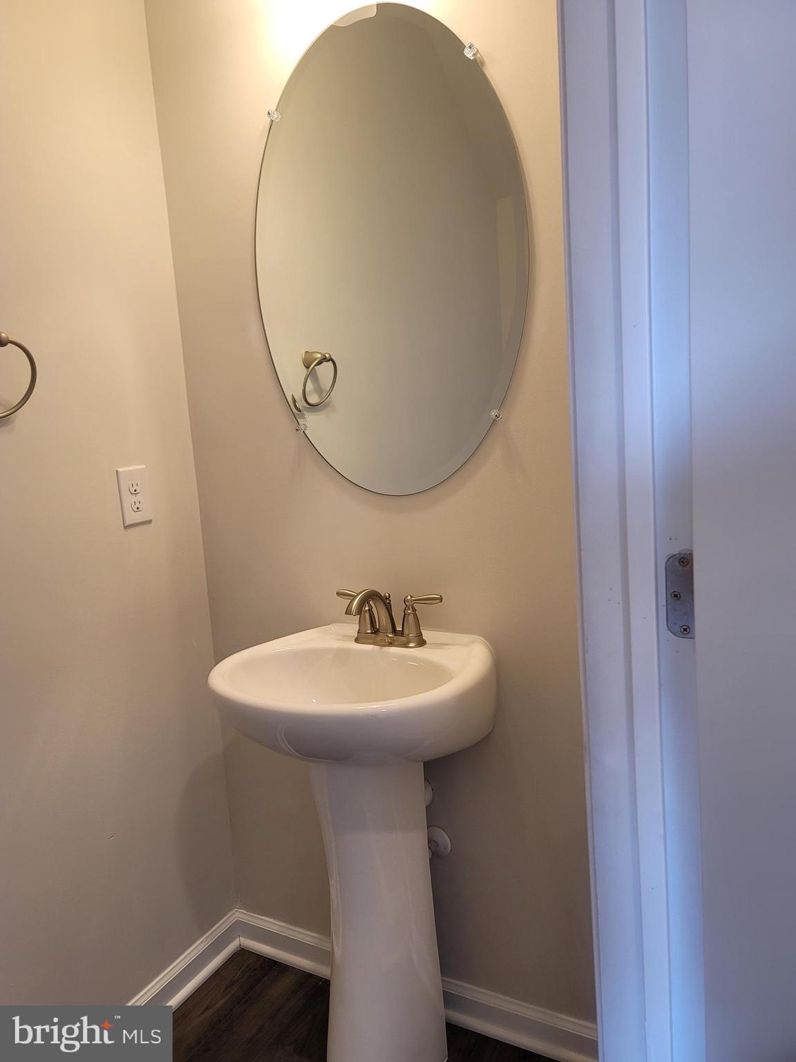 38 Peregrine Way Burlington, NJ 08016 - Photo 9 of 34 a bathroom with a sink and a mirror