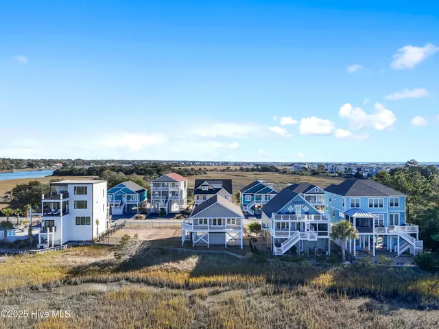 $599,995 | 139 Seagull Drive, Holden Beach, NC 28462
