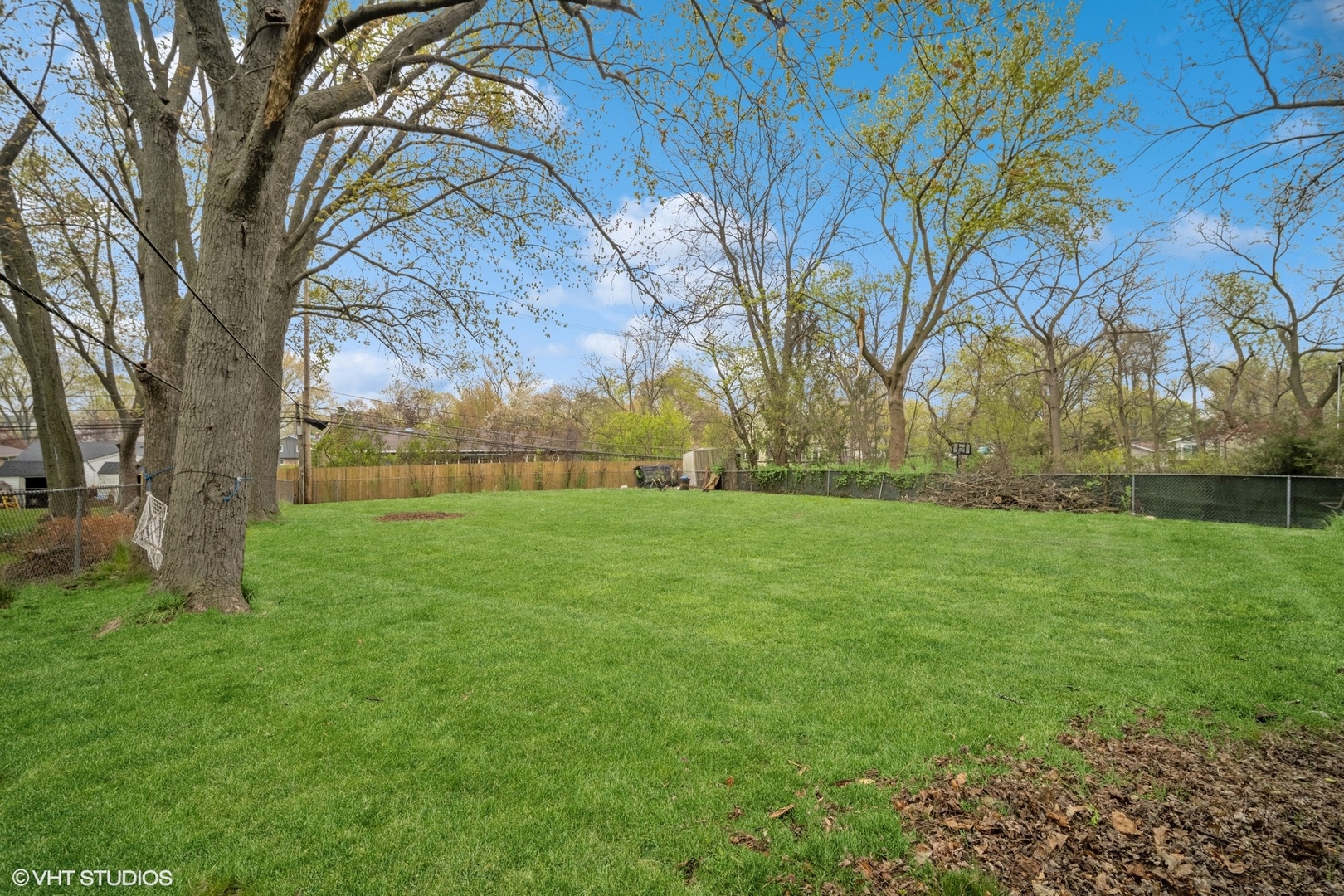 933 North Midlothian Road Mundelein, IL 60060 - Photo 12 of 16 a view of outdoor space