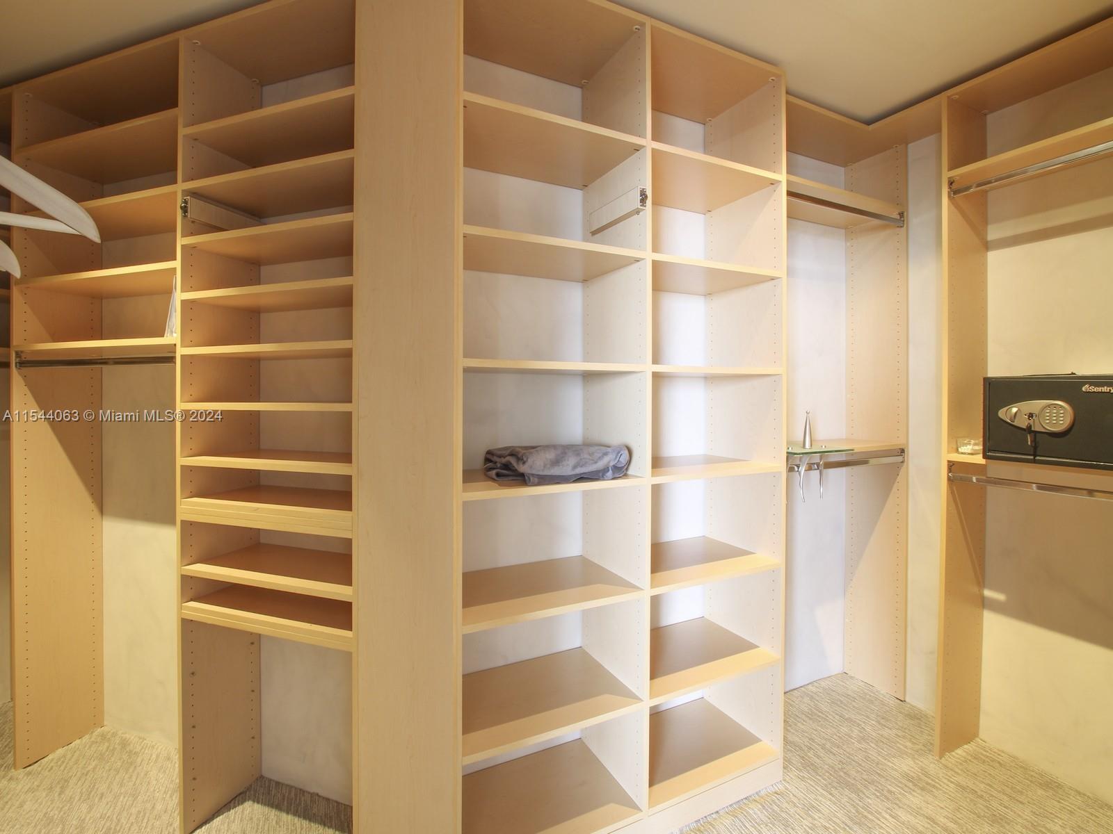 2000 Island Boulevard, Unit PH7 Aventura, FL 33160 - Photo 22 of 44