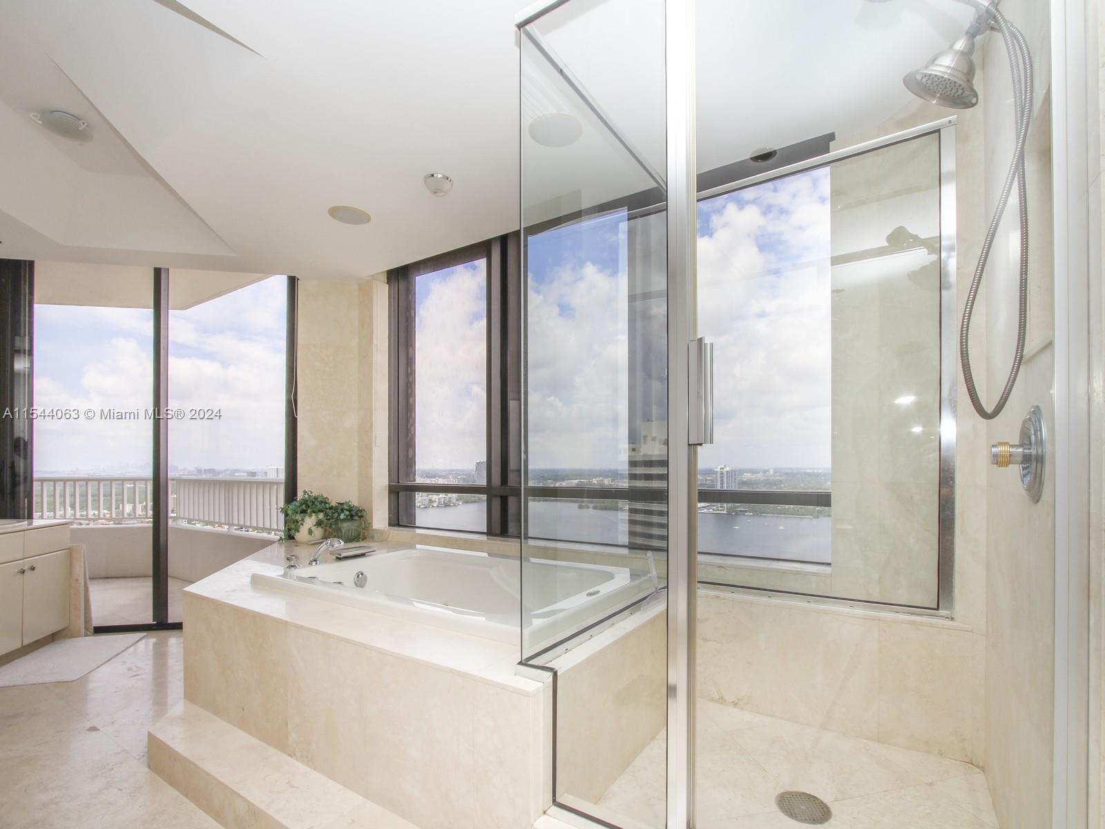2000 Island Boulevard, Unit PH7 Aventura, FL 33160 - Photo 25 of 44