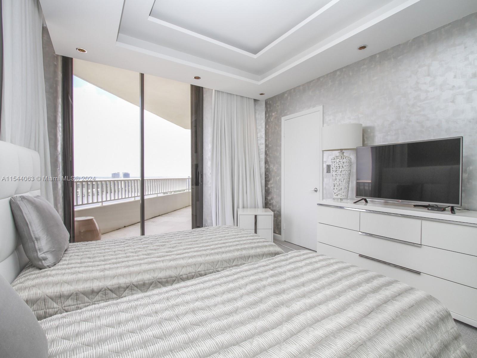 2000 Island Boulevard, Unit PH7 Aventura, FL 33160 - Photo 27 of 44