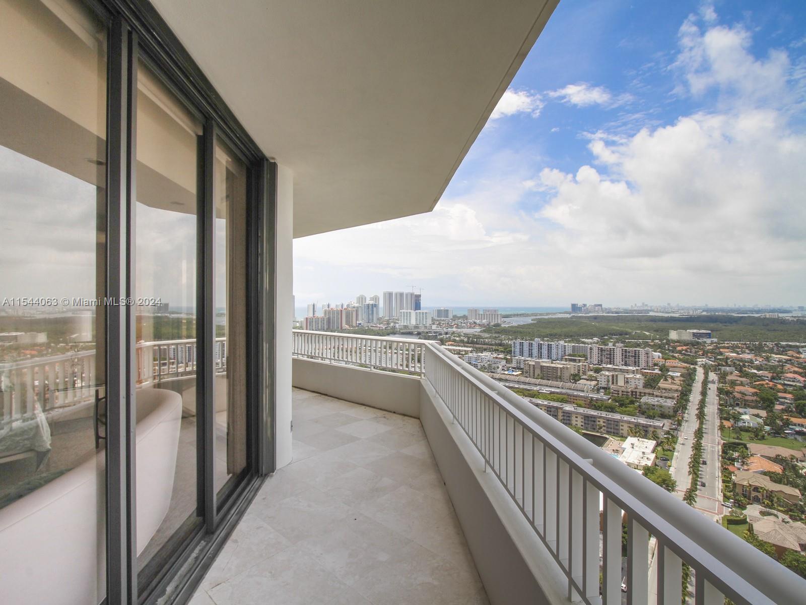 2000 Island Boulevard, Unit PH7 Aventura, FL 33160 - Photo 34 of 44
