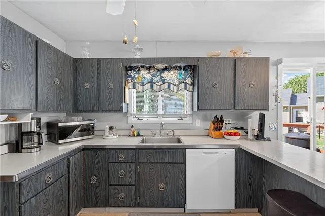 $439,000 | 4 Joseph Street, Westerly, RI 02891