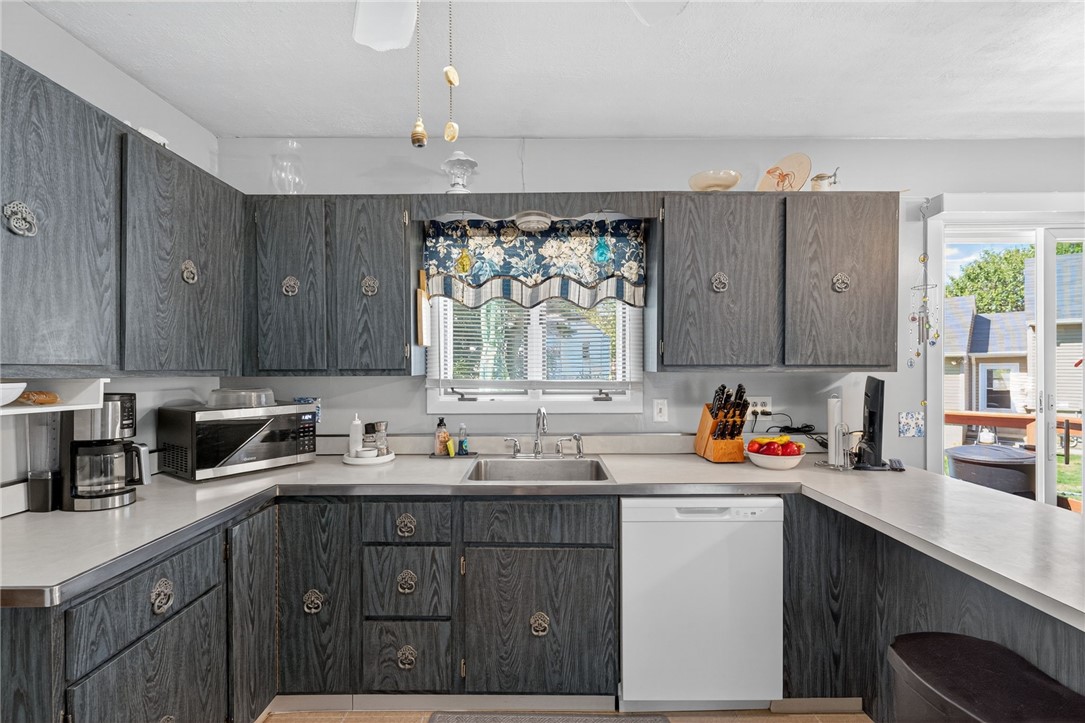 4 Joseph Street Westerly, RI 02891 - Photo 10 of 40