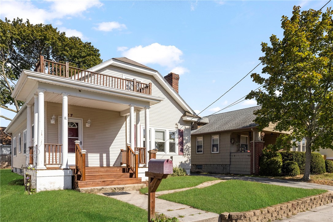 27 Stevens Road Cranston, RI 02910 - Photo 3 of 43