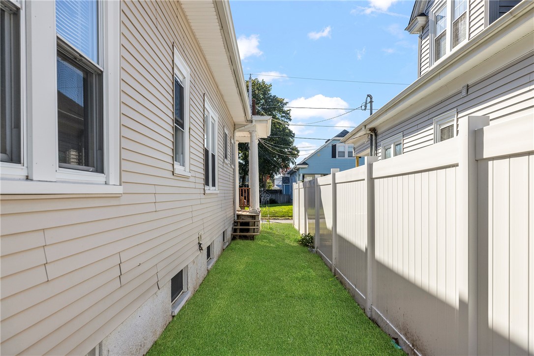 27 Stevens Road Cranston, RI 02910 - Photo 5 of 43