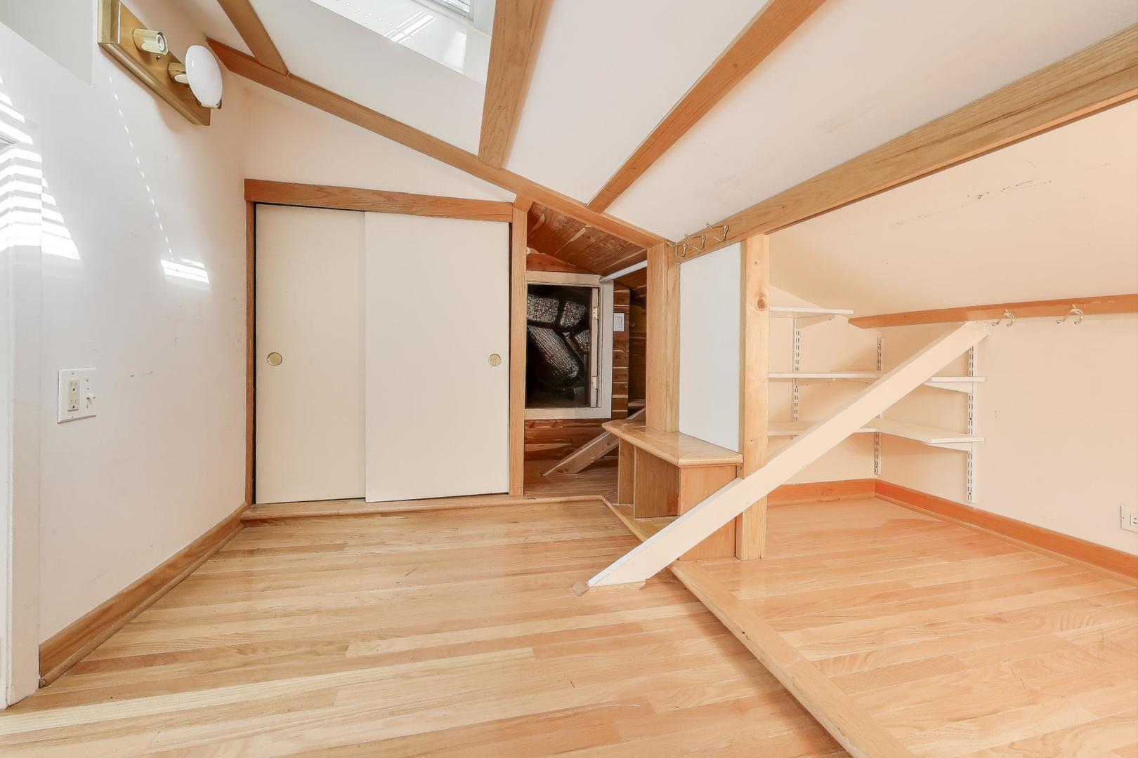 300 Boardwalk Place Park Ridge, IL 60068 - Photo 32 of 52 a view of outdoor space