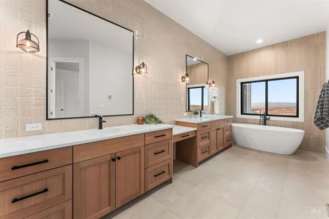 $1,949,900 | 225 East Cheatgrass Court, Boise, ID 83716