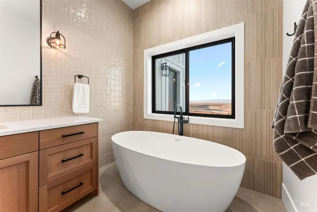 $1,949,900 | 225 East Cheatgrass Court, Boise, ID 83716