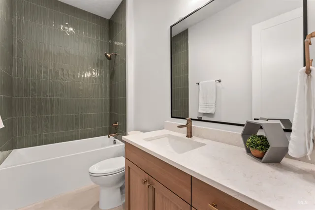 $1,949,900 | 225 East Cheatgrass Court, Boise, ID 83716