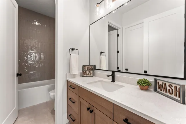 $1,949,900 | 225 East Cheatgrass Court, Boise, ID 83716