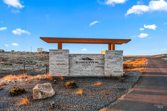 $1,949,900 | 225 East Cheatgrass Court, Boise, ID 83716