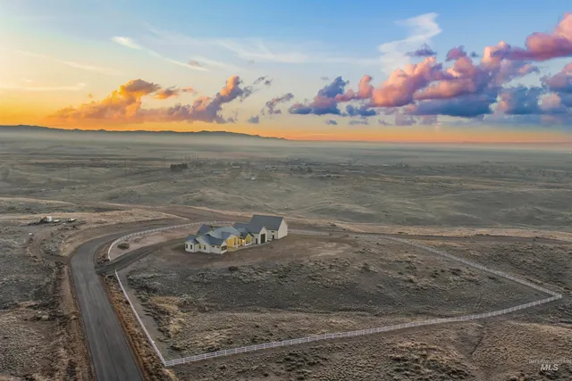 $1,949,900 | 225 East Cheatgrass Court, Boise, ID 83716