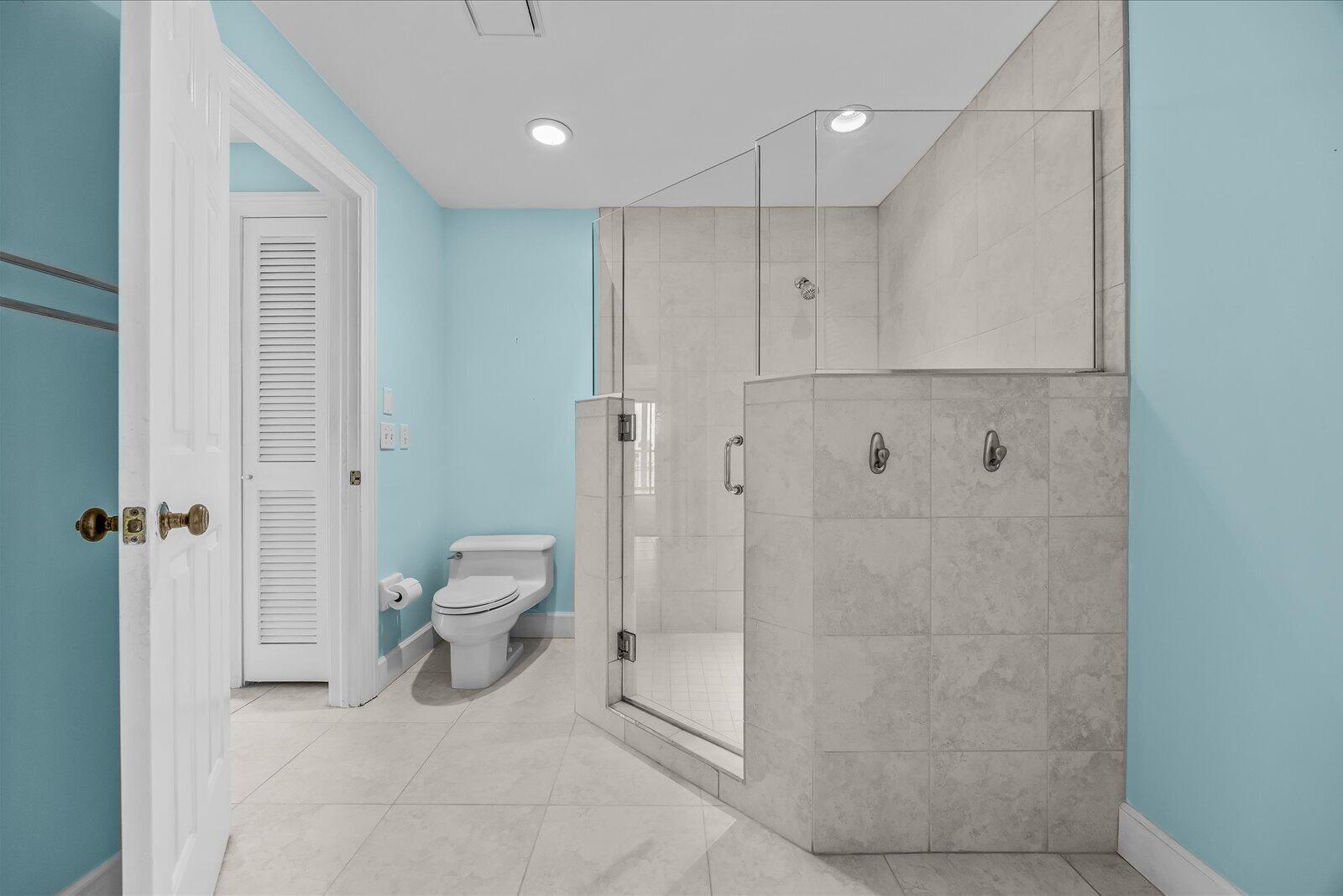 1903 Bay Road, Unit 206 Vero Beach, FL 32963 - Photo 13 of 31 1000004653