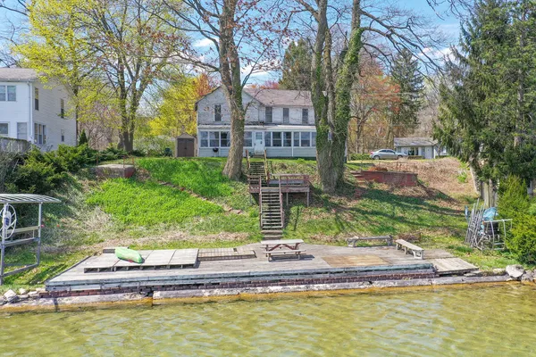 $850,000 | 68270 North Shore Drive, Edwardsburg, MI 49112