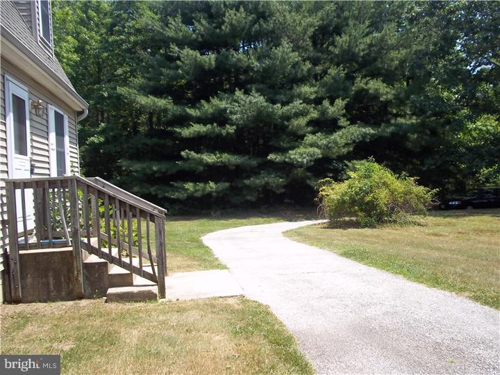 545 Church Road Sicklerville, NJ 08081 - Photo 3 of 11 Driveway